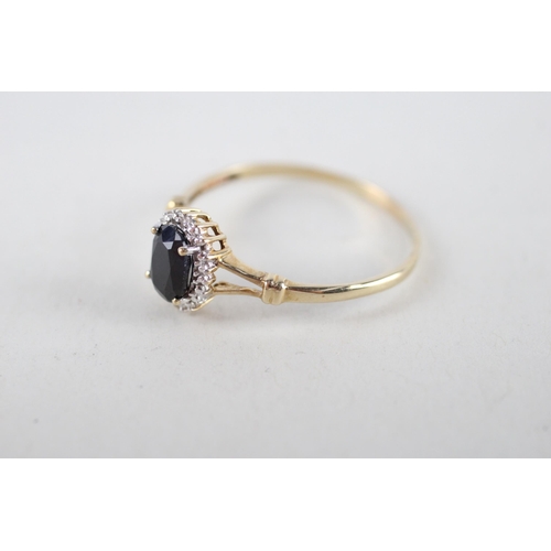 49 - 9ct gold sapphire & diamond cluster ring (1.5g) Size  W