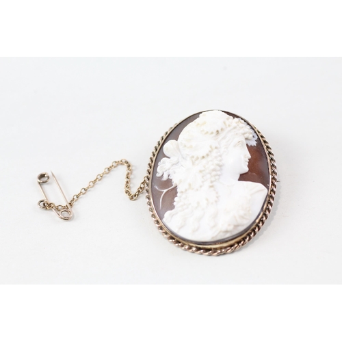 67 - 9ct gold shell cameo brooch (13.1g)