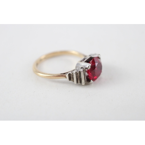 78 - 9ct gold & silver synthetic ruby single stone ring (3.8g) Size  N 1/2