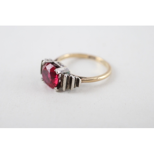 78 - 9ct gold & silver synthetic ruby single stone ring (3.8g) Size  N 1/2