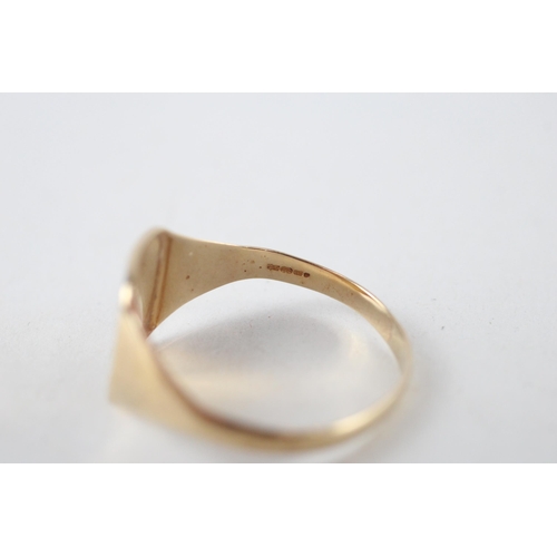 80 - 9ct gold signet ring (2.3g) Size  Y