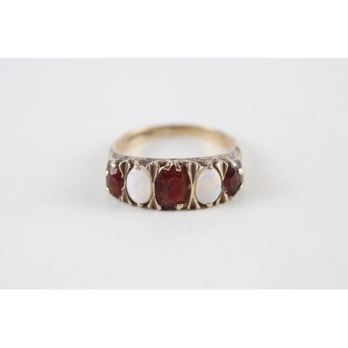 95 - 9ct gold opal & garnet ring (3.1g) Size  O