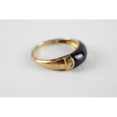 14 - 9ct gold black onyx & diamond ring (2.2g) Size  P