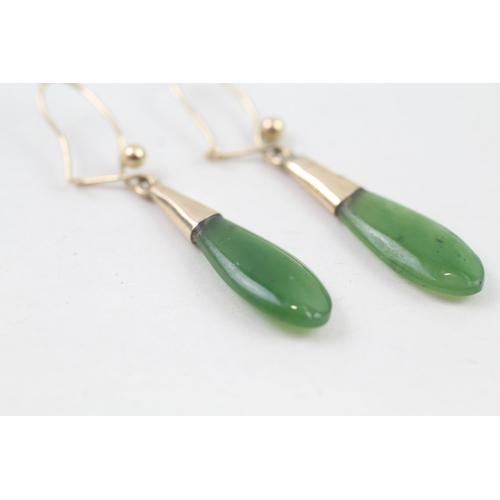 30 - 9ct gold vintage nephrite jade bombe drop earrings (2.6g)