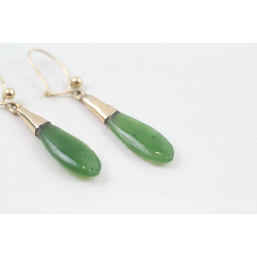 30 - 9ct gold vintage nephrite jade bombe drop earrings (2.6g)