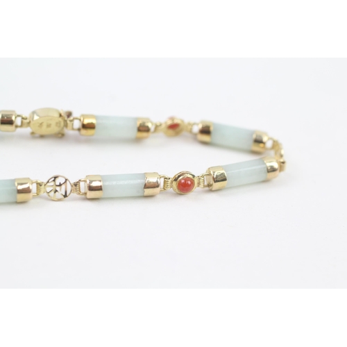 51 - 14ct gold jade bracelet (6.7g)