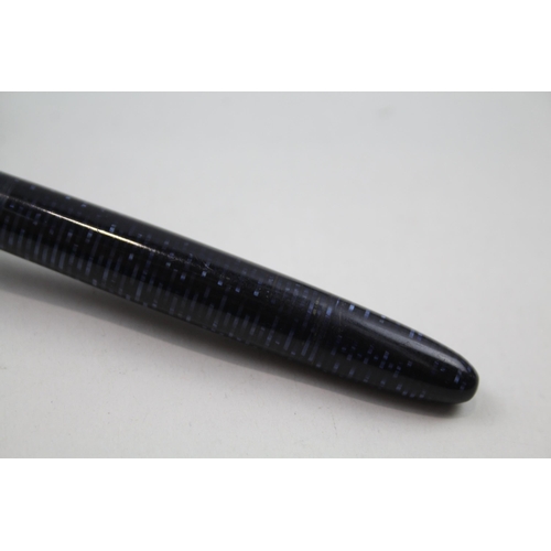 481 - Vintage PARKER Vaccumatic Navy Fountain Pen w/ 14ct Gold Nib WRITING