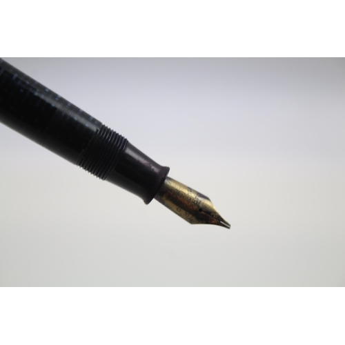 481 - Vintage PARKER Vaccumatic Navy Fountain Pen w/ 14ct Gold Nib WRITING