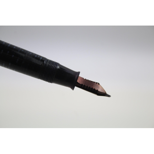 481 - Vintage PARKER Vaccumatic Navy Fountain Pen w/ 14ct Gold Nib WRITING