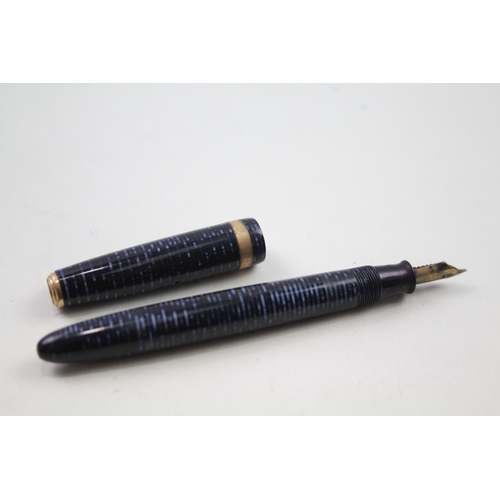 481 - Vintage PARKER Vaccumatic Navy Fountain Pen w/ 14ct Gold Nib WRITING