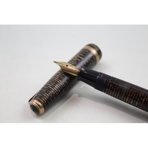 499 - Vintage PARKER Vaccumatic Brown FOUNTAIN PEN w/ 14ct Gold Nib WRITING