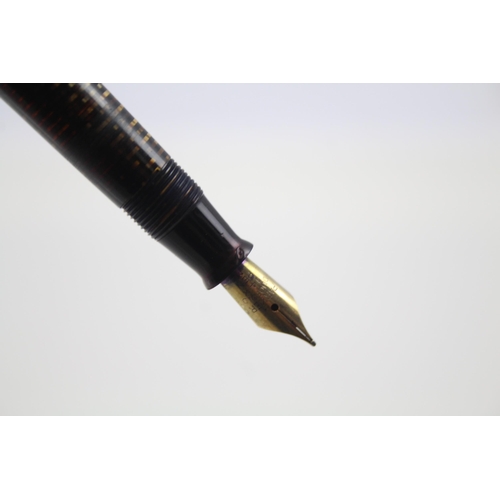 499 - Vintage PARKER Vaccumatic Brown FOUNTAIN PEN w/ 14ct Gold Nib WRITING