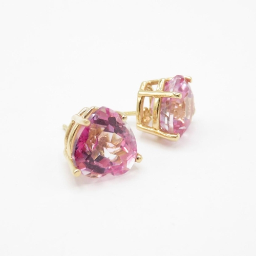 31 - HM 9ct gold stud earrings with large pink stones  (4.1g)