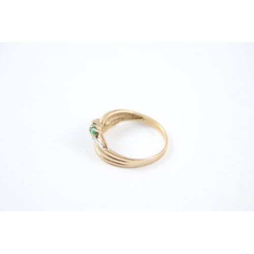 19 - 9ct gold emerald & diamond ring (2.4g) Size  P