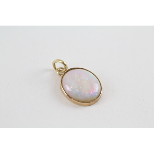 14ct gold opal pendant (2.1g)