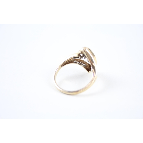 22 - 10ct gold diamond dress ring (3.3g) Size  M 1/2