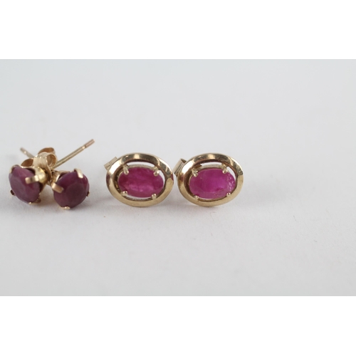 24 - 2x 9ct gold ruby stud earrings (1.6g)