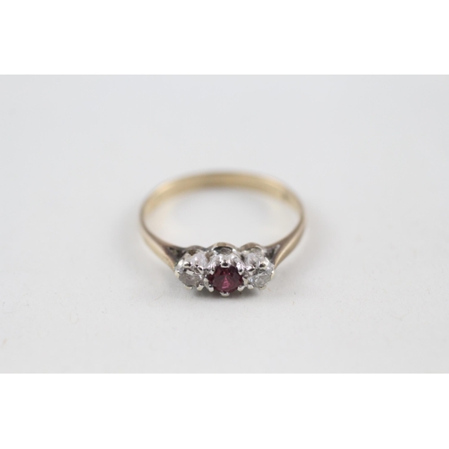 9ct gold ruby & diamond three stone ring (1.5g) Size  L