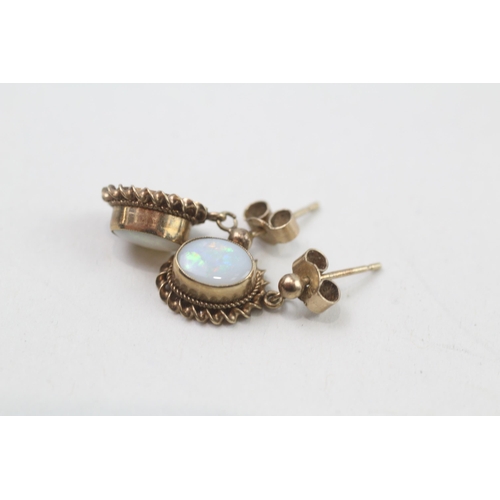 3 - 2x 9ct gold opal earrings (3.3g)