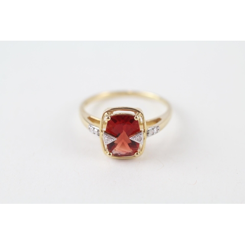 9ct gold red gemstone & diamond dress ring (2.2g) Size  O