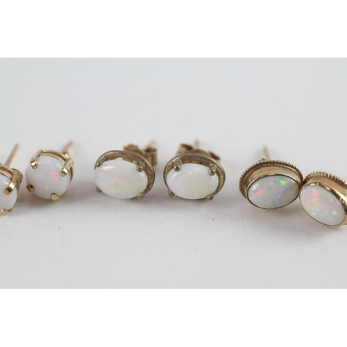 7 - 3x 9ct gold opal stud earrings (2.8g)