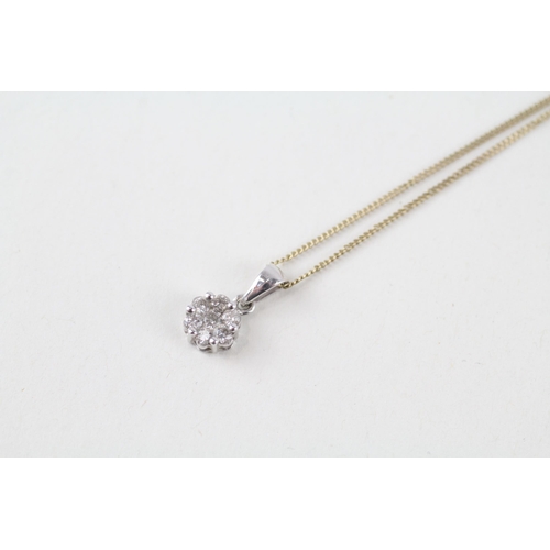 9ct gold diamond cluster pendant & chain (1.5g)