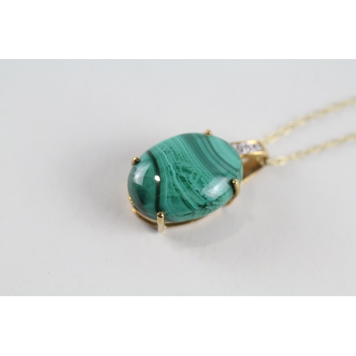 89 - 9ct gold malachite & white gemstone pendant & chain (4.8g)