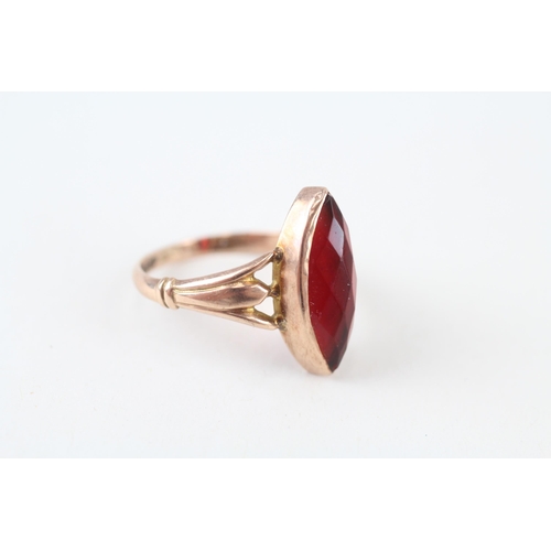 115 - 9ct gold garnet paste dress ring (1.9g) Size  Q