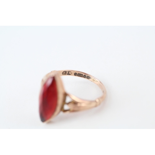 115 - 9ct gold garnet paste dress ring (1.9g) Size  Q