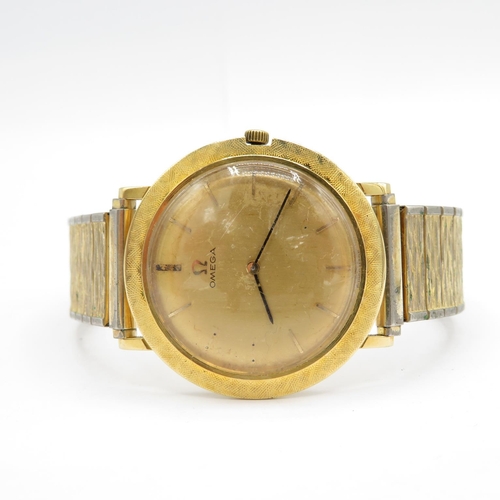 437 - OMEGA 18ct gold gent's vintage wristwatch head handwind working Omega cal/ 620/1jewels handwind move... 