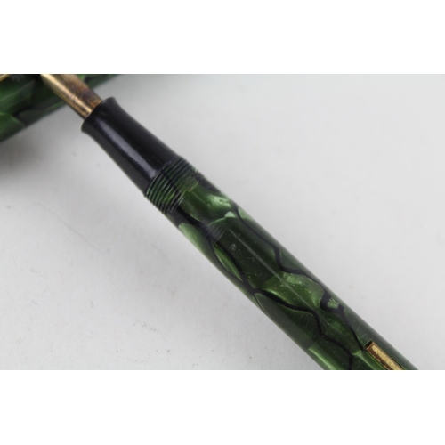 494 - Vintage CONWAY STEWART 759 Green Fountain Pen w/ 14ct Gold Nib WRITING