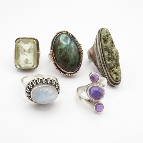 A collection of silver gemstone rings including Labradorite (63g)