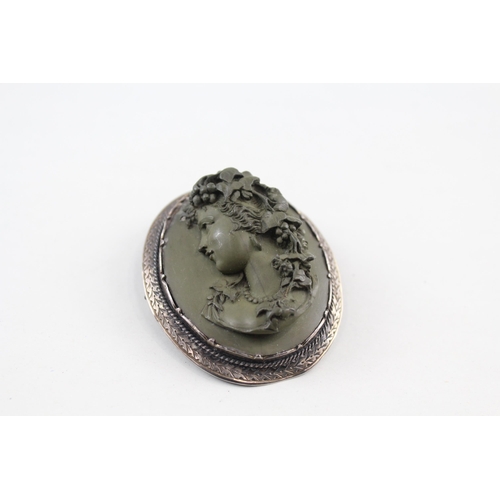 Silver antique lava stone cameo brooch (28g)