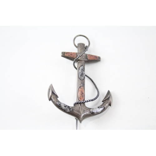 Silver antique anchor design brooch (13g)