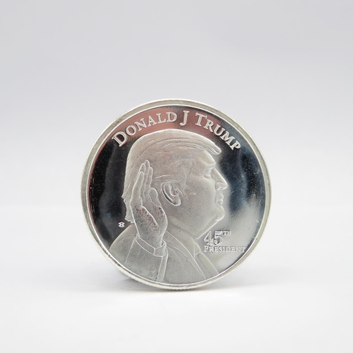 A whitehouse pure silver Donald Trump coin