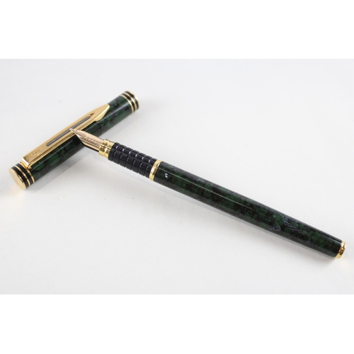 Vintage WATERMAN Ideal Green Lacquer Fountain Pen w/ 18ct Gold Nib WRITING
