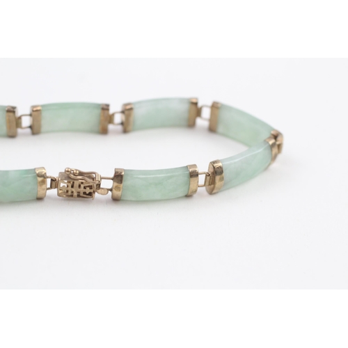 108 - 9ct gold faceted jade bracelet (10.2g)