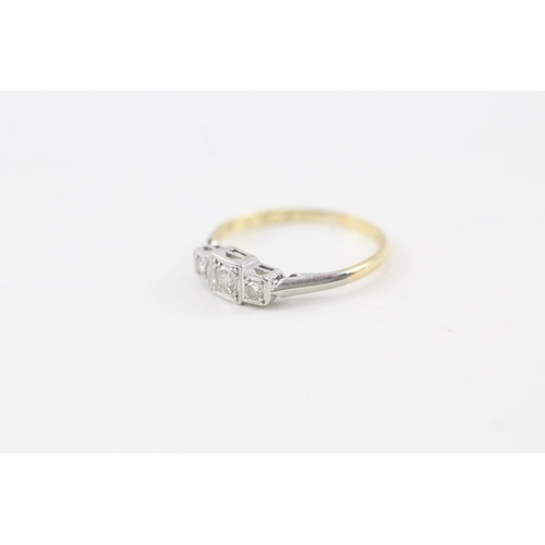 110 - 18ct gold old cut diamond three stone ring (2g) Size  P