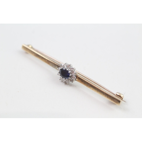 141 - 9ct gold diamond & sapphire cluster bar brooch (2.8g)