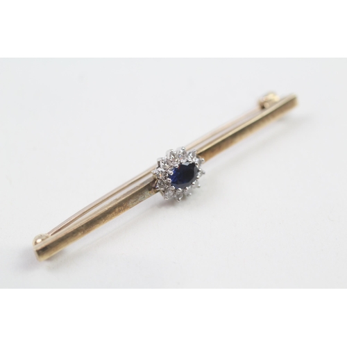 141 - 9ct gold diamond & sapphire cluster bar brooch (2.8g)