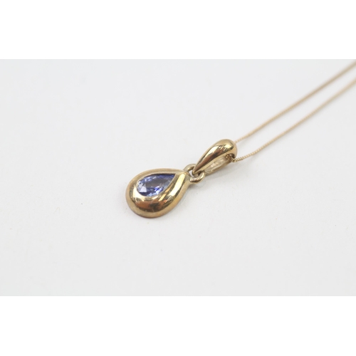 148 - 9ct gold sapphire single stone pendant necklace (1.7g)