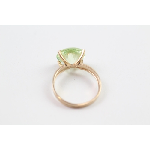 163 - 18ct gold mint green synthetic spinel single stone ring (3.7g) Size  O