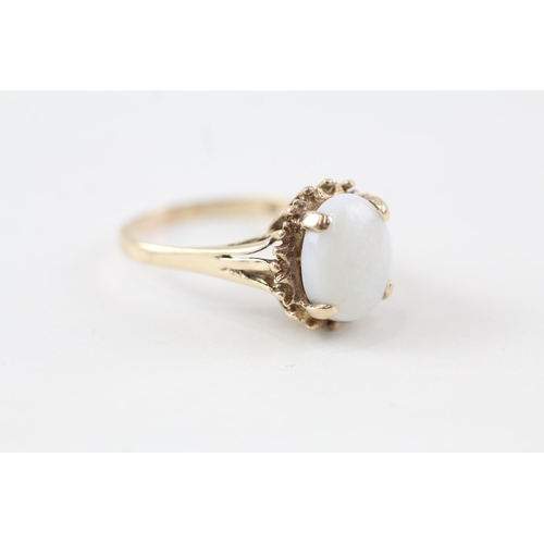 48 - 9ct gold white opal single stone ring (3.8g) Size  S 1/2