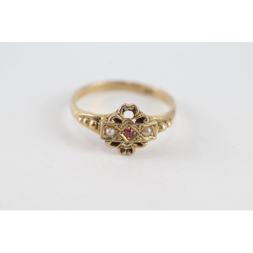 90 - 9ct gold antique seed pearl & red gemstone dress ring (2.8g) Size  Q