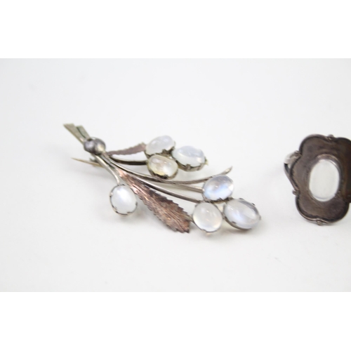 206 - A collection of silver Moonstone jewellery (11g)