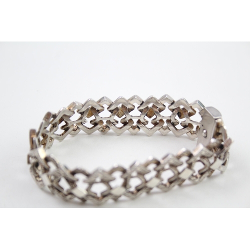 215 - Silver modernist design bracelet (45g)