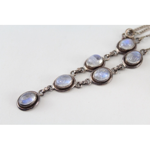 233 - A collection of silver Moonstone jewellery (37g)