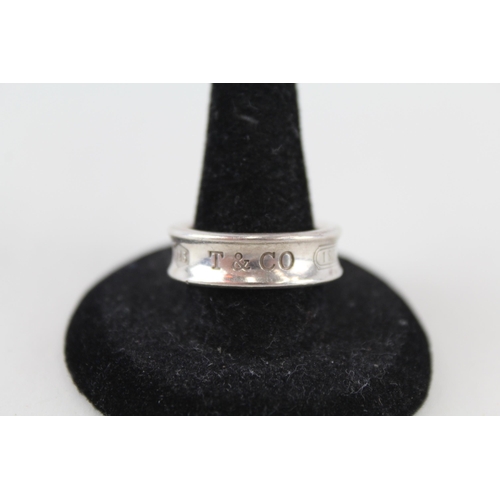 236 - Silver band ring by designer Tiffany & Co (8g)