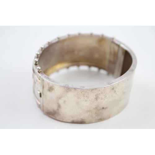 240 - Silver antique bangle with gold accent floral detail (39g)