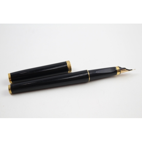 333 - Parker fountain pen with 18ct gold nib.